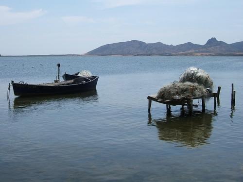 Controlli a tappeto negli stagni contro la pesca di frodo