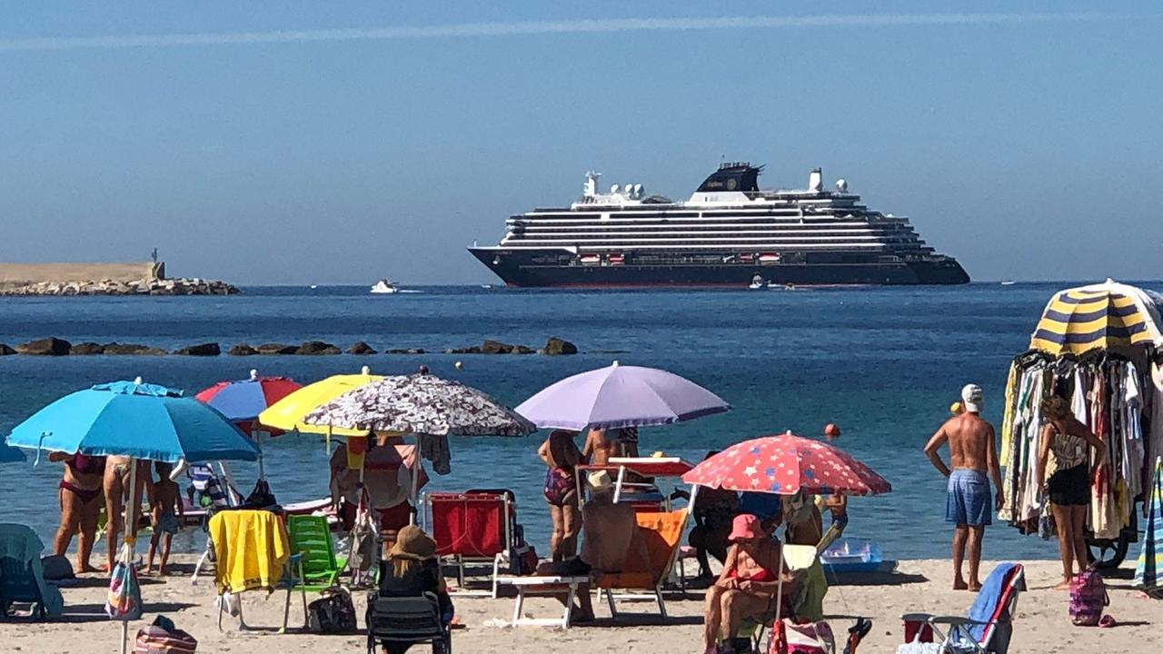 La Explore in rada<em><strong> (foto Roberto Gabrielli)</strong></em>