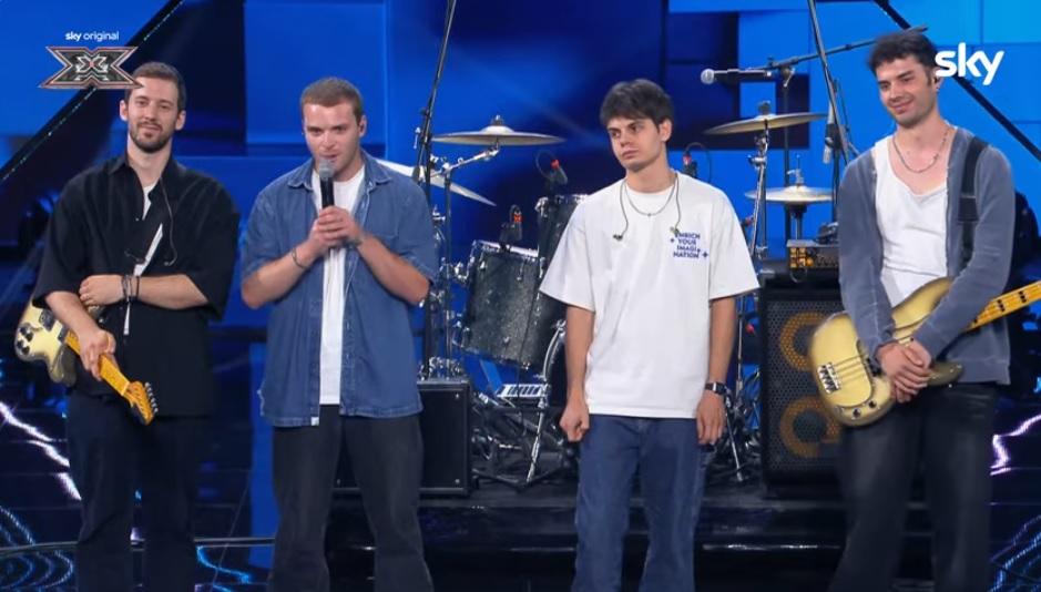 
	I Kindergarten a X Factor (frame da Youtube)

