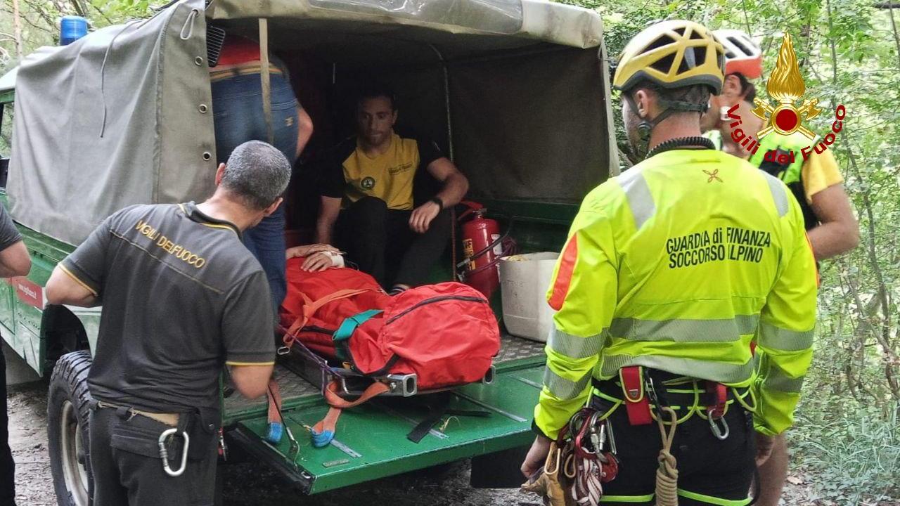Escursionista sviene sul sentiero: salvata