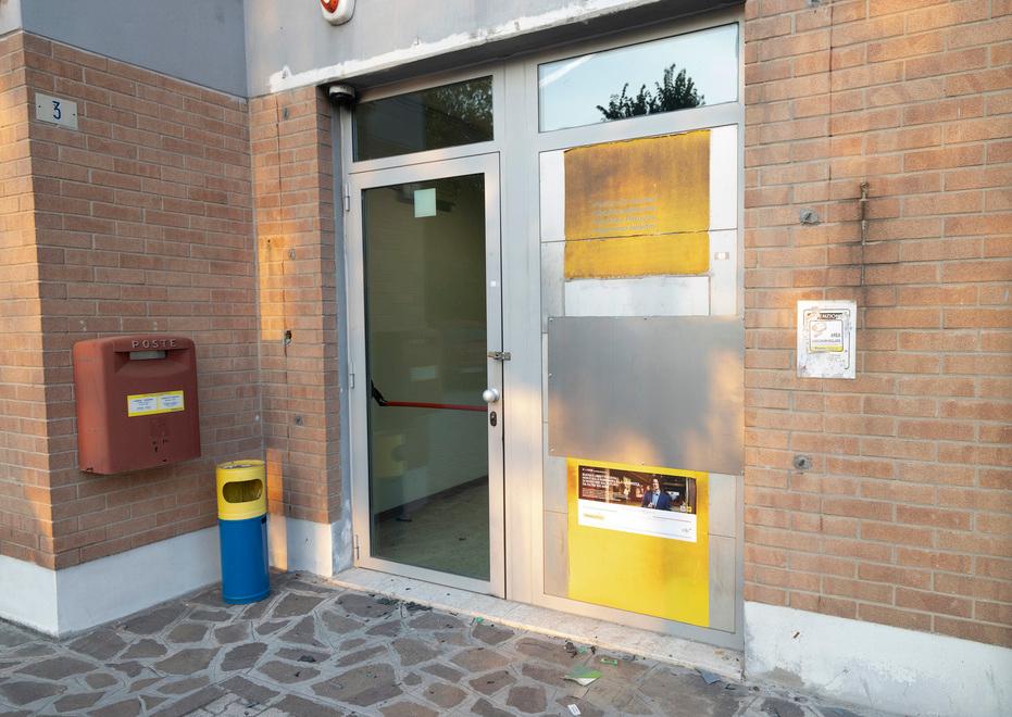 La banda del bancomat fa tappa a Modena: assalto alle Poste di Lesignana