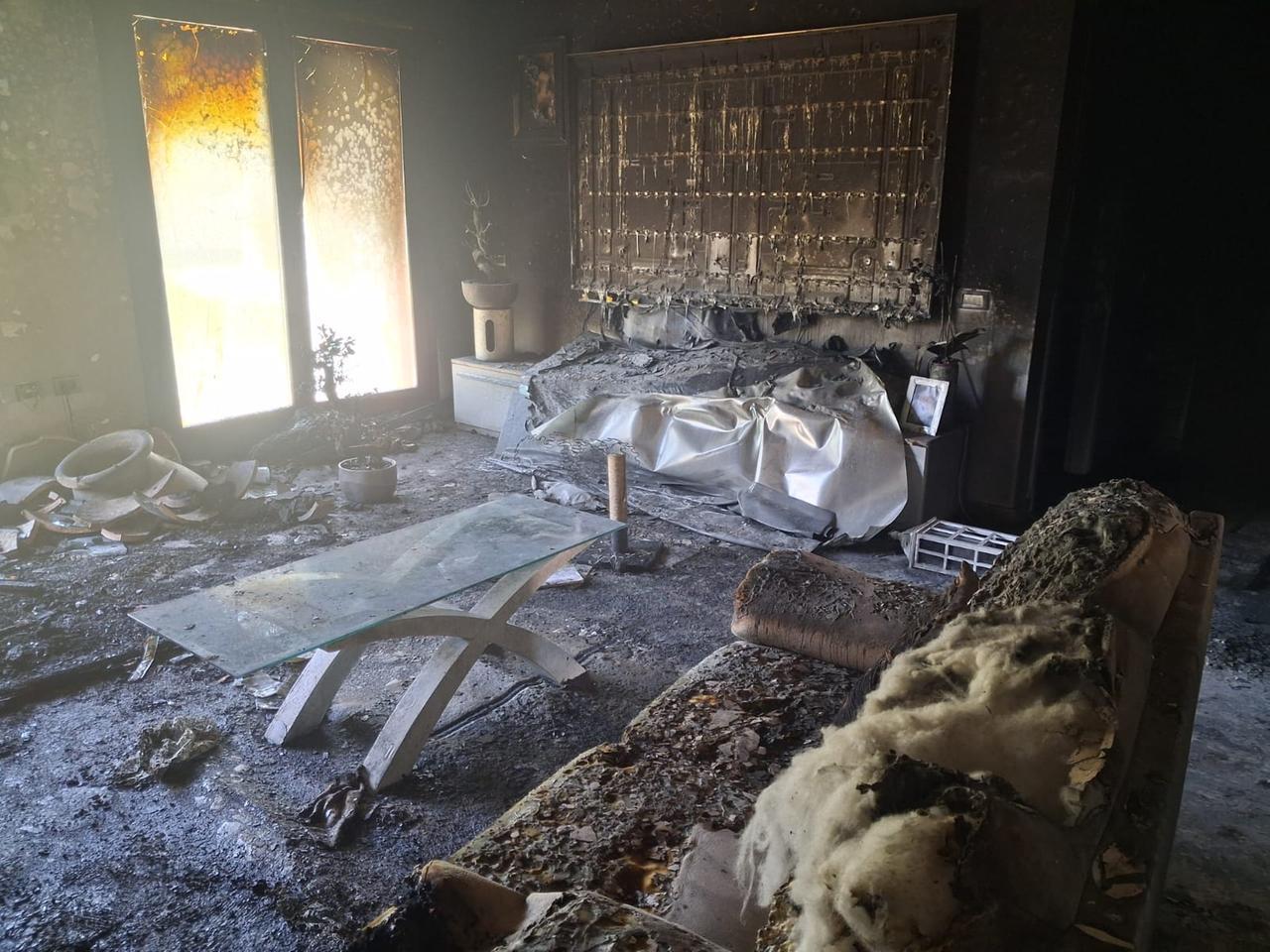 Ancora un attentato contro un imprenditore: la casa distrutta da un incendio doloso