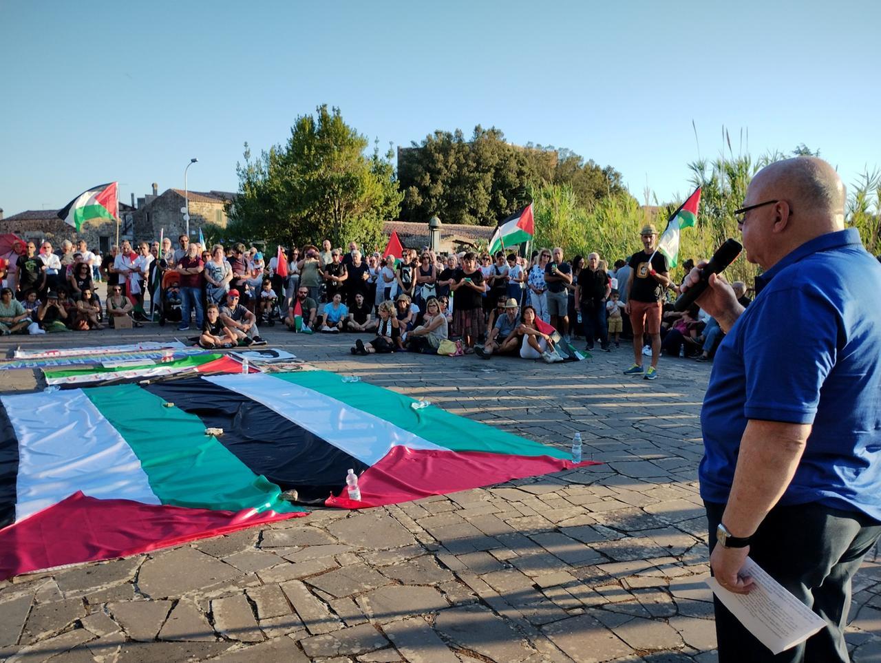 La marcia dei cinquecento per chiedere la fine del massacro in Palestina