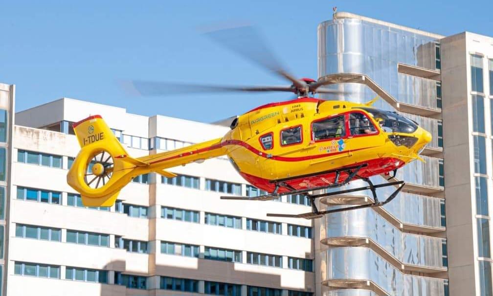 Bambino di 5 anni travolto da un motocarro mentre va in bici, è gravissimo