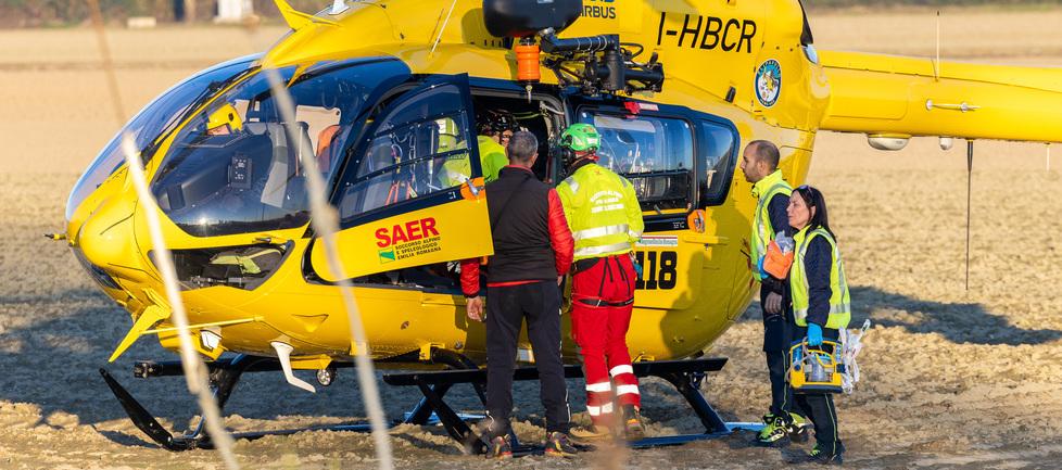 Lido Nazioni, giudice di gara salvato dal bagnino: 20 minuti di massaggio cardiaco