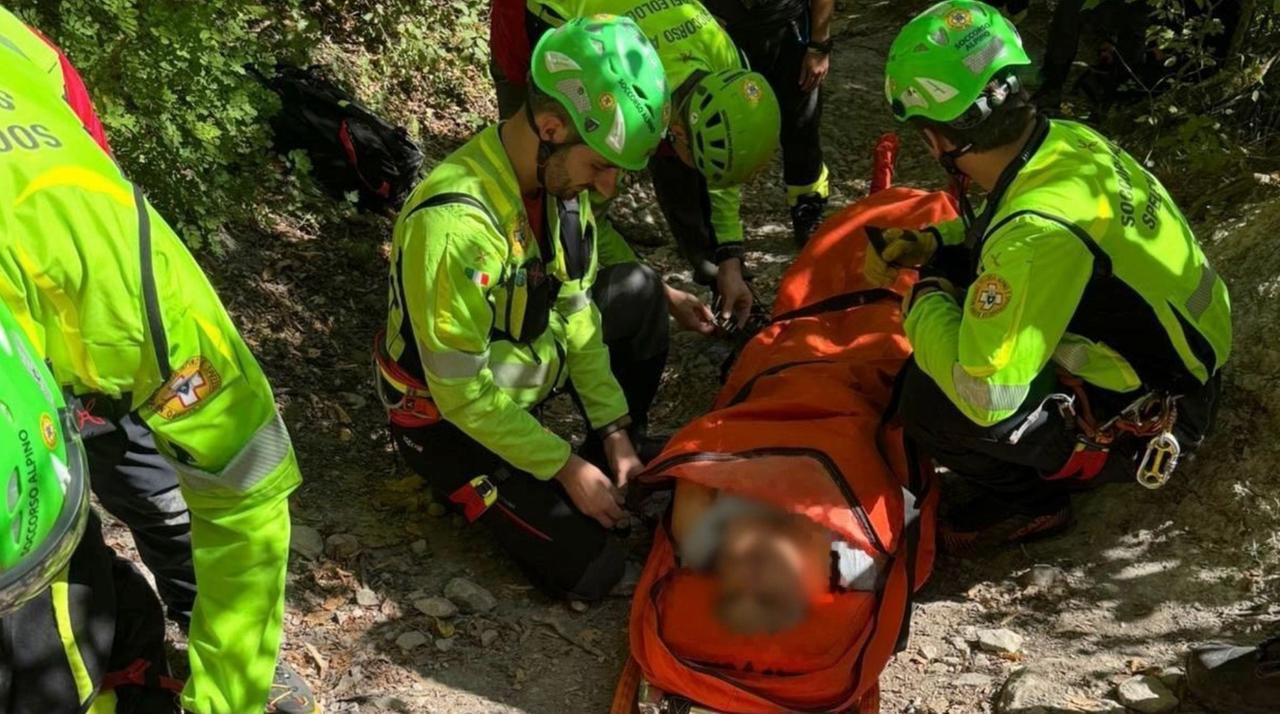 
	I soccorsi (foto Soccorso alpino e speleologico Emilia Romagna)

