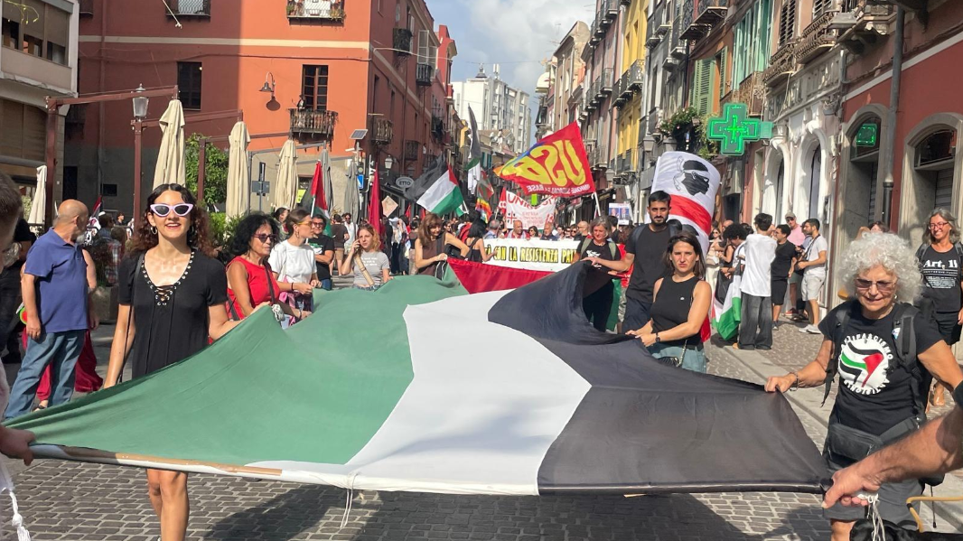 Il corteo a Cagliari<em> (foto Mario Rosas)</em>