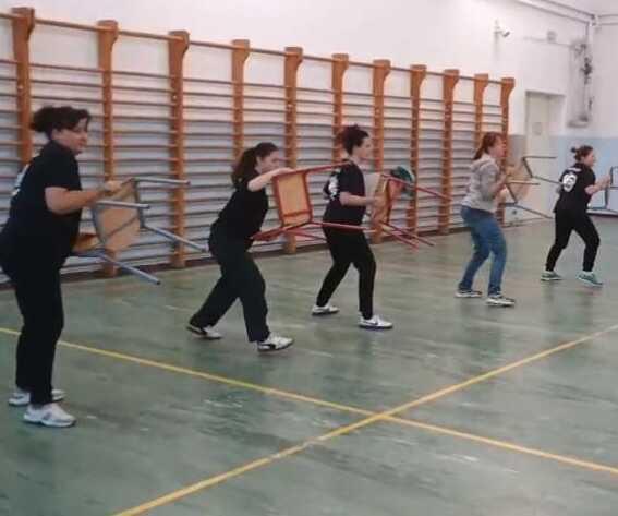 Lezioni di autodifesa a Cento: crescono con la tutela legale e psicologica