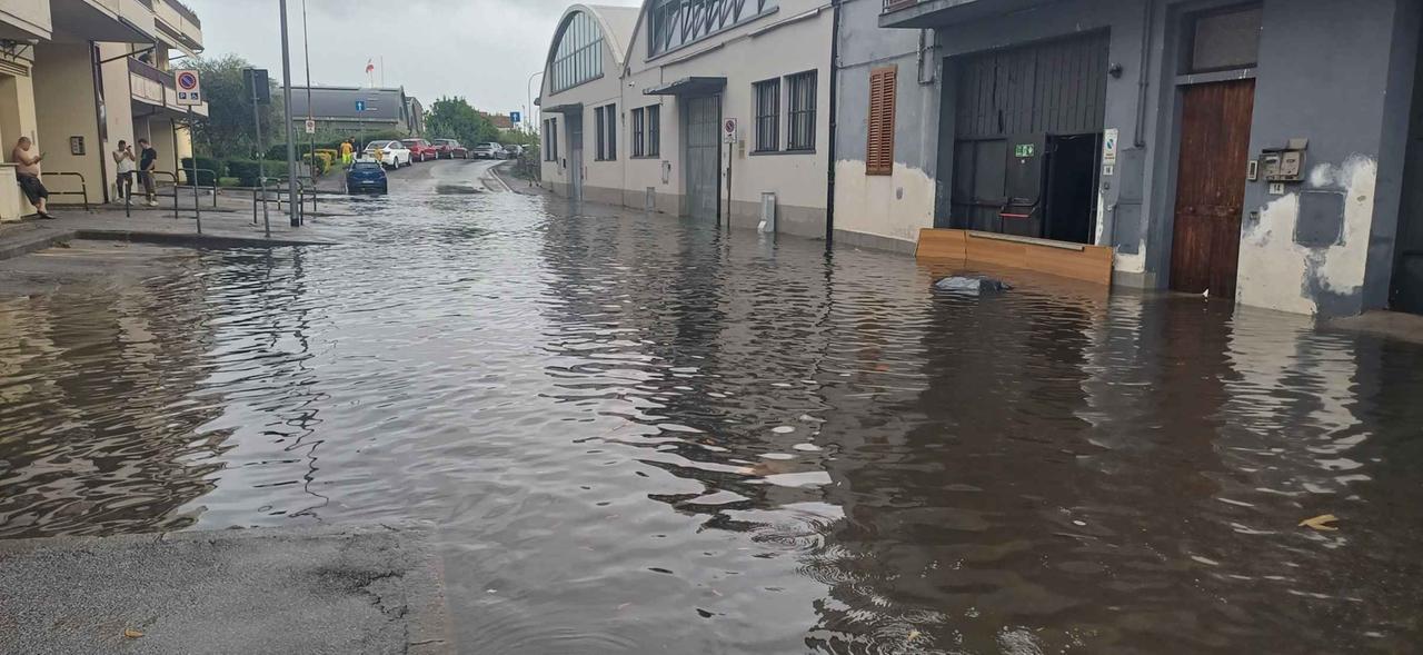 
	Via Toti di nuovo allagata a Montemurlo

