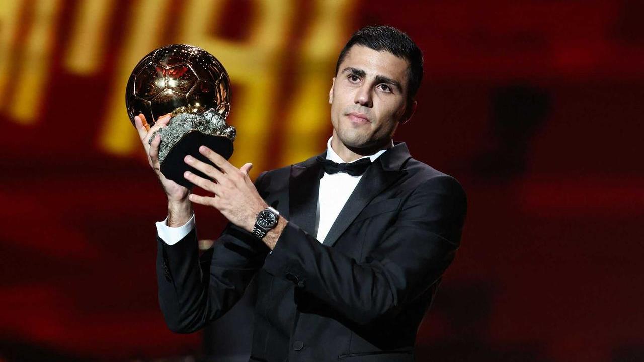 Pallone d’oro 2025, oggi la cerimonia: orario, favoriti e dove vederla