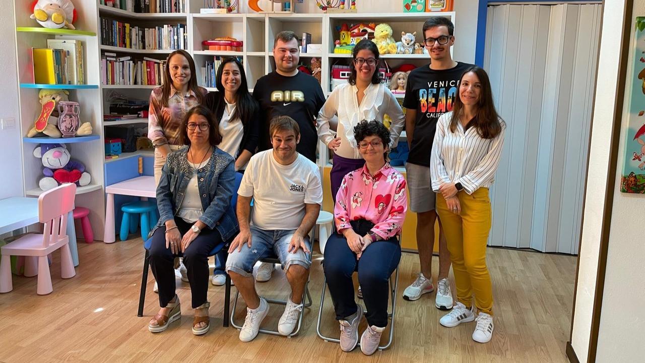 «Mamma, io vado al lavoro»: su Vinted la sfida di sei giovani di Olbia