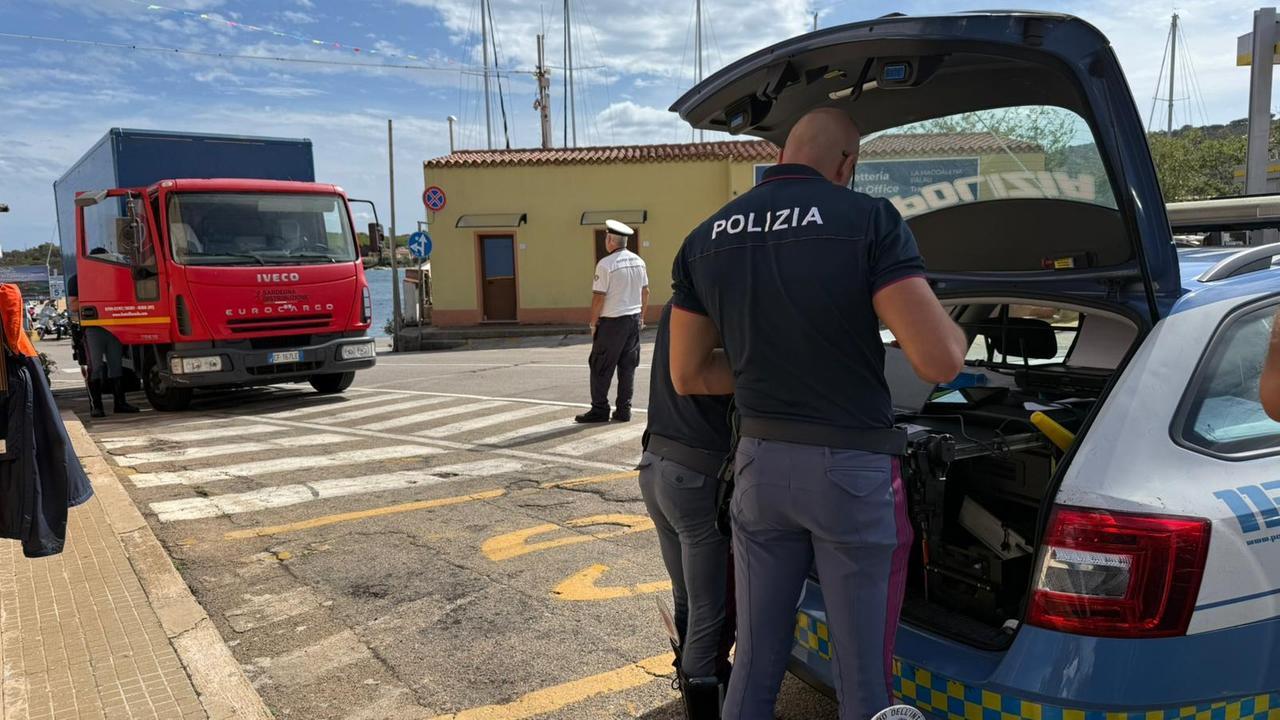 Controlli al porto di Palau: quindici automobilisti sanzionati