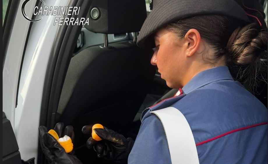 Goro, sorpresi in auto con la cocaina: arrestati due uomini