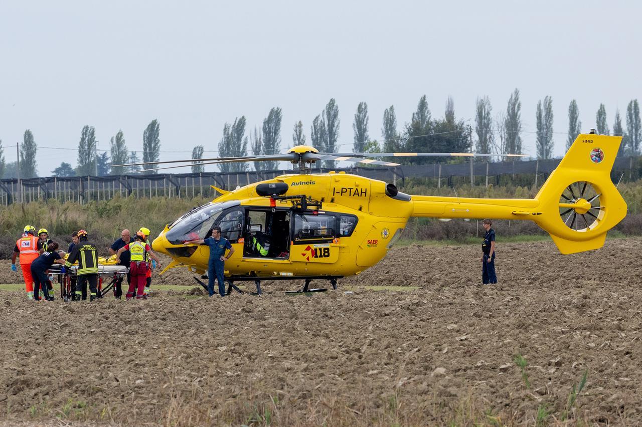 Resta schiacciato da un’auto, grave un 40enne a Copparo