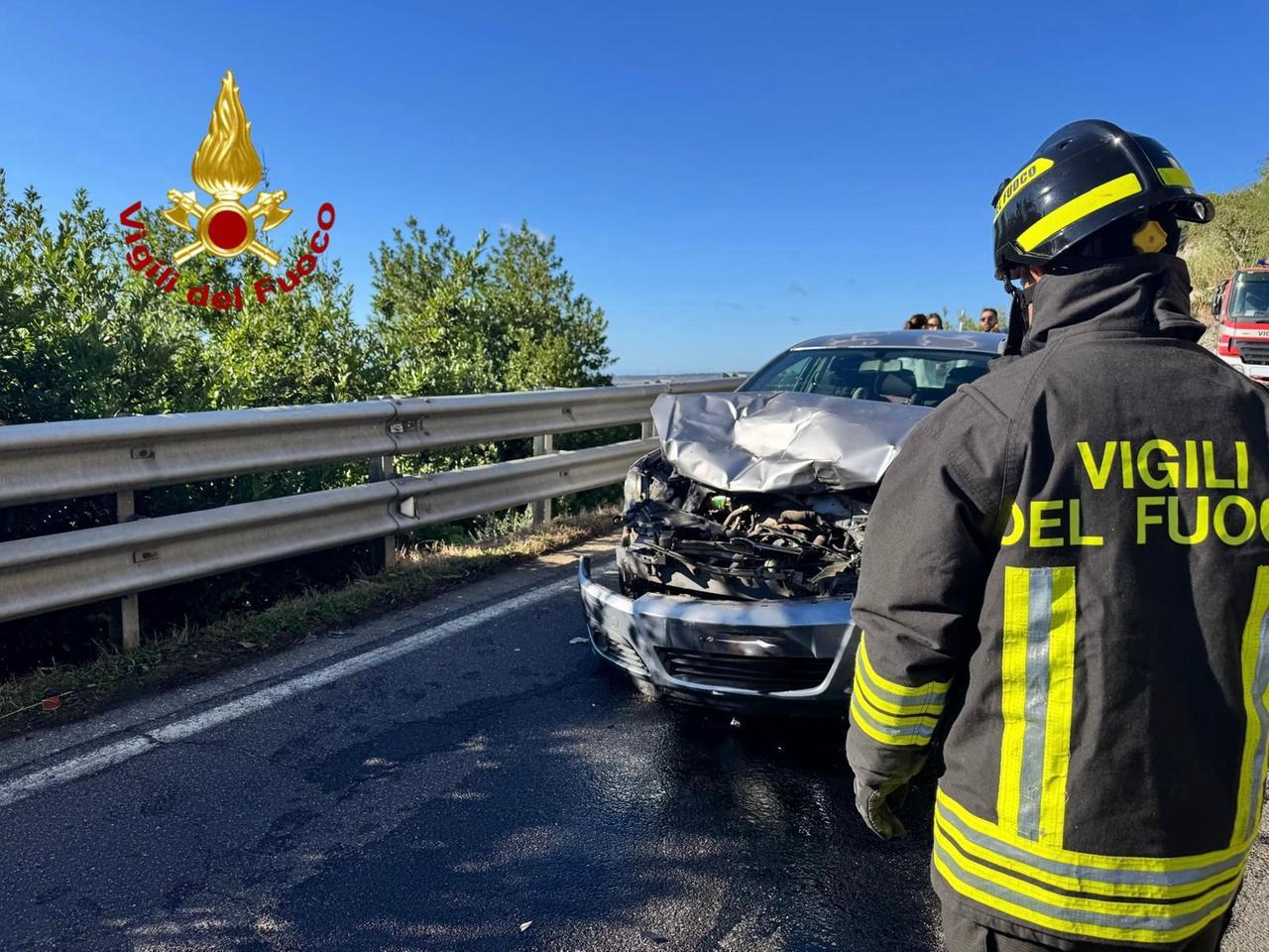 Tamponamento tra auto e camion vicino a Macomer: ferita una donna