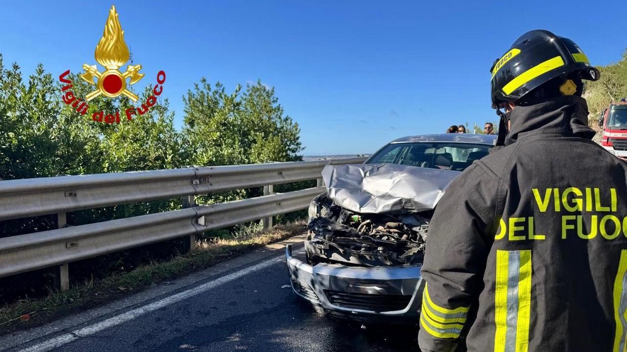 Tamponamento tra auto e camion vicino a Macomer: ferita una donna