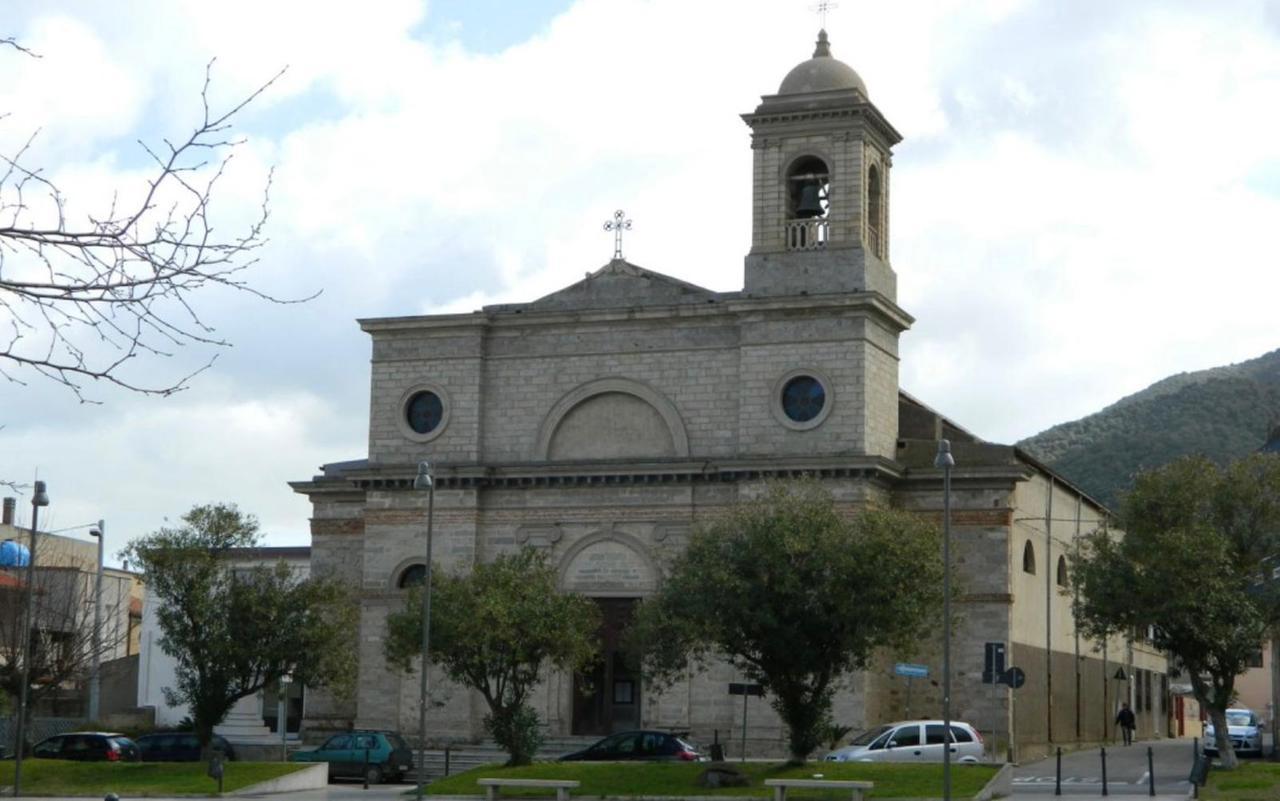 Ruba ancora le offerte in chiesa: arrestato 19enne