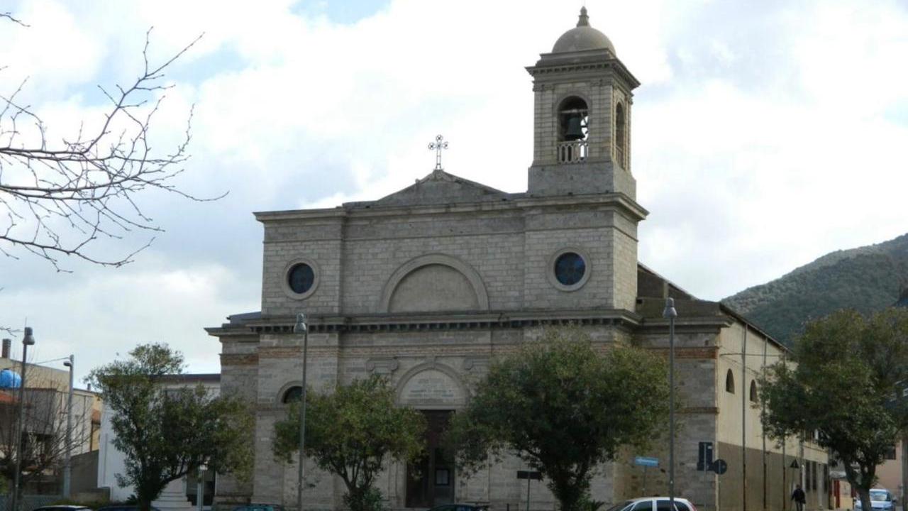 Ruba ancora le offerte in chiesa: arrestato 19enne