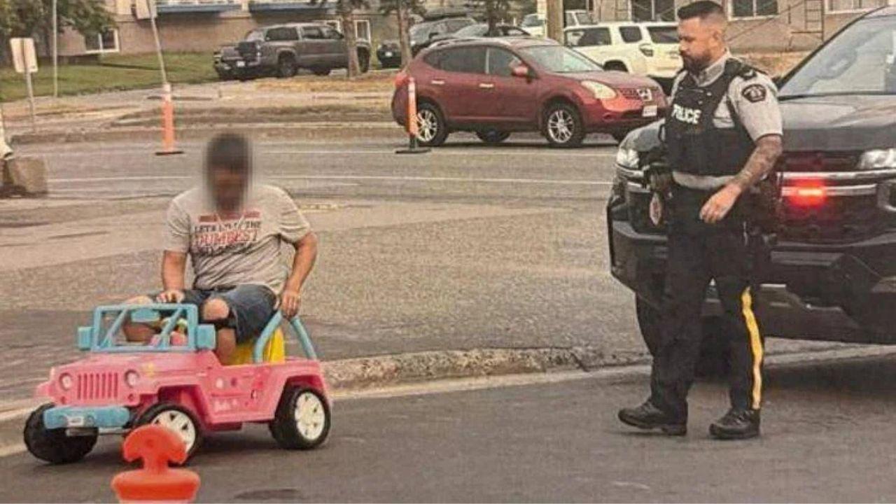 L'arresto dell'automobilista (foto Royal Canadian Mounted Police)