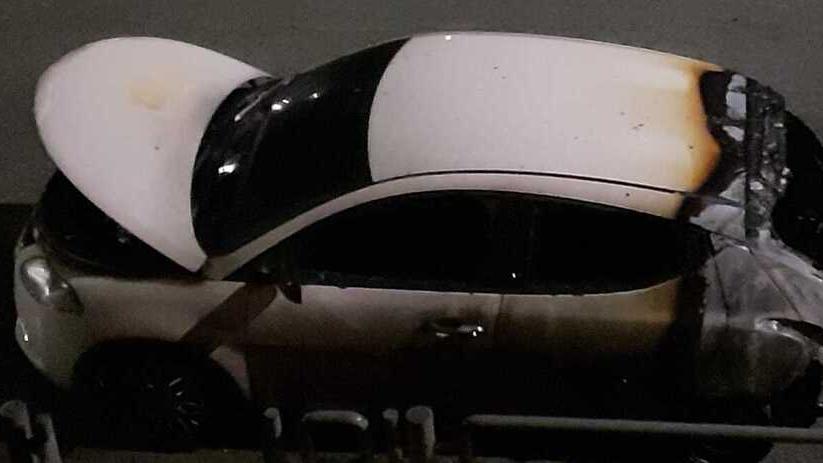 Empoli, la banda dei sacchi di rifiuti: roghi delle auto e lo strano metodo per appiccare il rogo