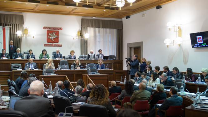 Regionali Toscana, la mappa dei seggi: così cambierebbe il Consiglio e quali province rischiano di più