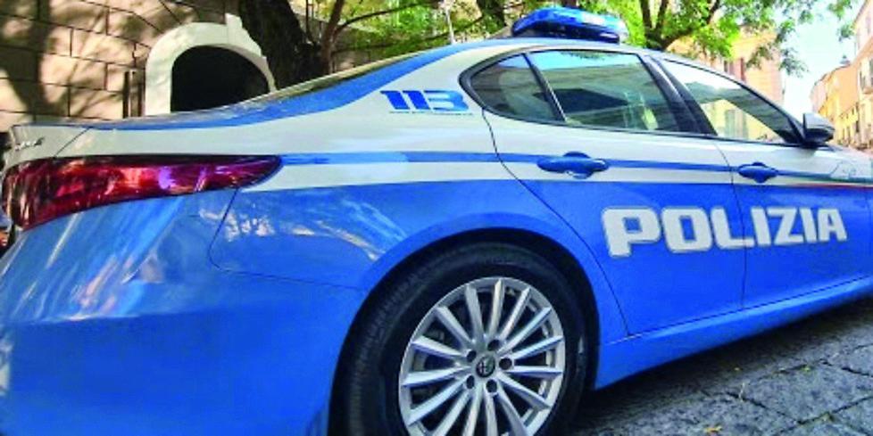 Pietrasanta, litiga e prende a schiaffi la figlia: arrestato in flagranza dalla polizia