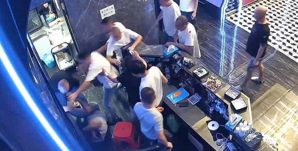 Prato, scarcerato l’ex militare cinese accusato di tentato omicidio: il ricorso vinto per una traduzione