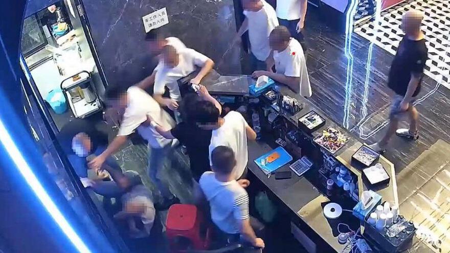 Prato, scarcerato l’ex militare cinese accusato di tentato omicidio: il ricorso vinto per una traduzione