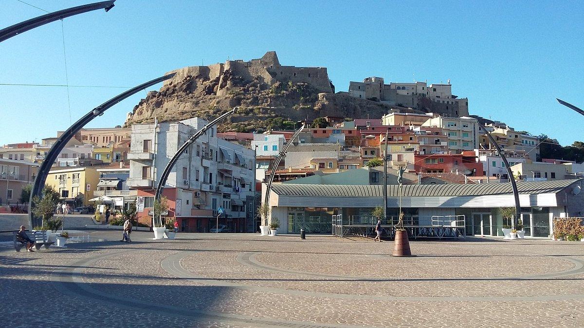 Castelsardo Piazza Novecentenario