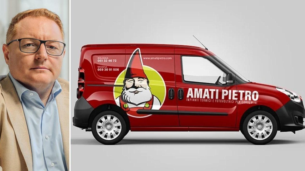 Alessandro Amati e l'iconico furgone rosso con lo gnomo