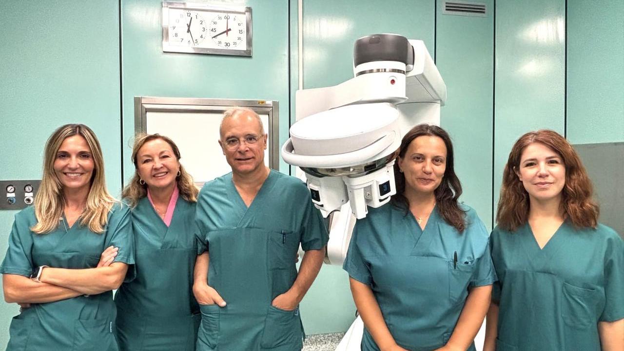 L’equipe chirurgica della Breast Unit guidata da Alessandro Fancellu dell'Aou di Sassari