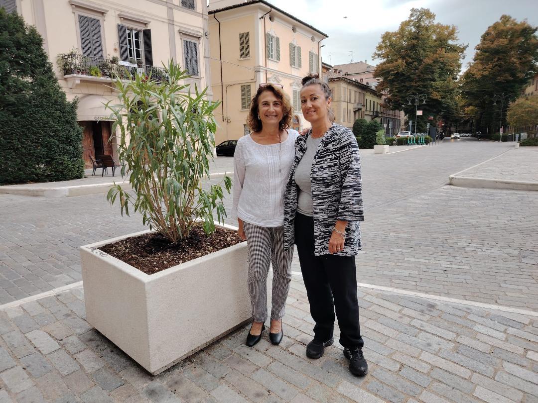 Lotta al degrado, “adottate” dai cittadini anche le fioriere di piazza Roversi