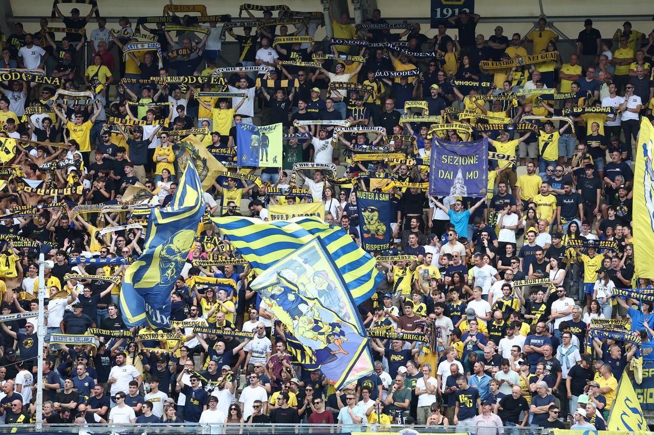 Il poster del Modena in regalo con la Gazzetta