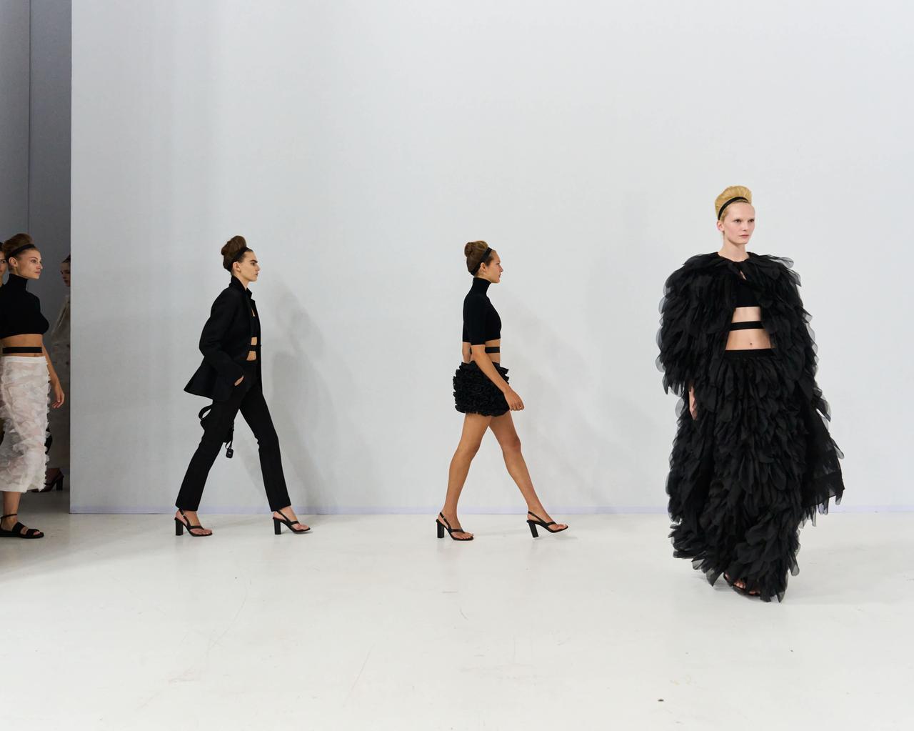 Milano Fashion Week, il Rococò di Madame de Pompadour trionfa nella collezione di Max Mara