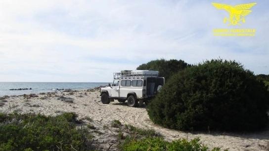 Con il fuoristrada sulla spiaggia: sanzionati i conducenti