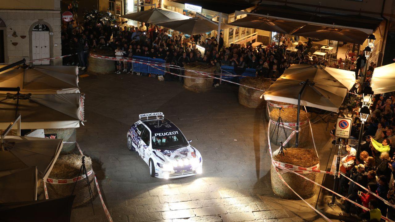 Un momento della corsa in centro
