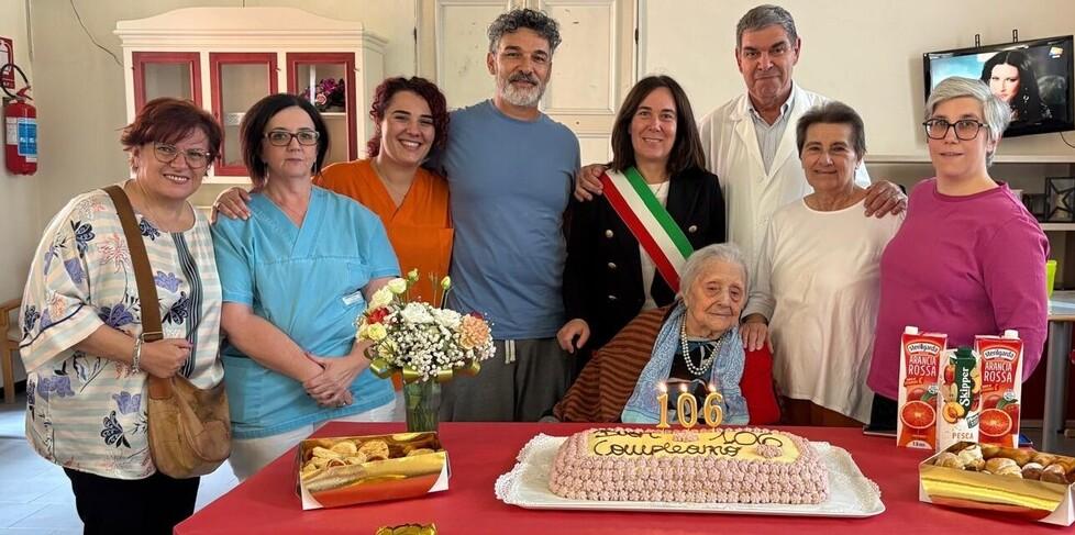 Adelaide di Ferrara spegne 106 candeline: «Non amo perdere alla tombola»