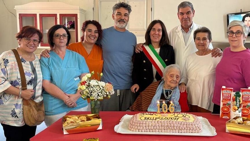 Adelaide di Ferrara spegne 106 candeline: «Non amo perdere alla tombola»