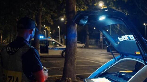 A 16 anni ruba con un’accetta