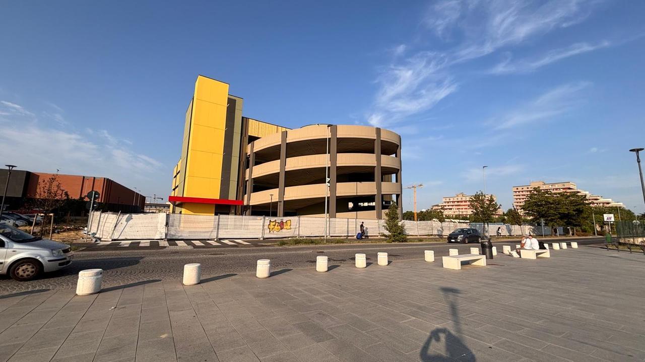 
	Il nuovo parcheggio multipiano in via Rita Levi Montalcini

