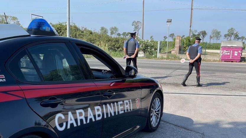 Cento, evade dai domiciliari e minaccia l’ex compagna