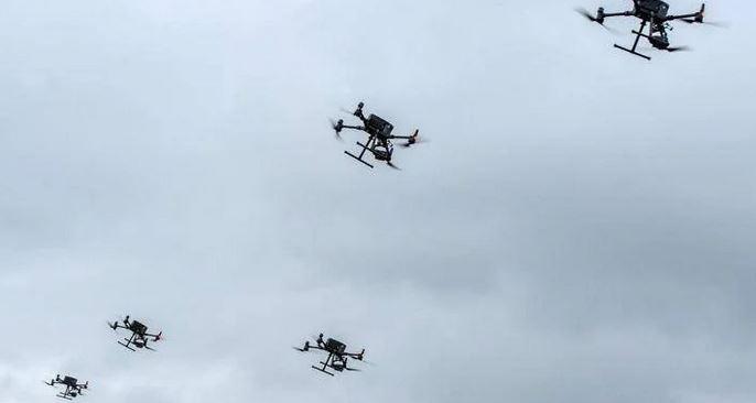 Droni misteriosi nei cieli danesi, sorvolata la più grande base militare: «Attacco ibrido»