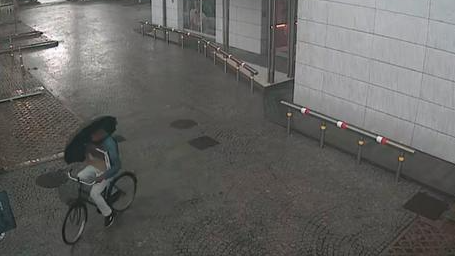 Ruba un apparecchio all’Amplifon: arrestato e subito scarcerato, ha sulle spalle 57 segnalazioni per furto