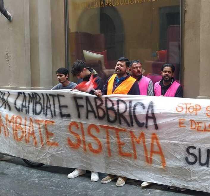 
	Il presidio dei lavoratori sotto la sede della Provincia

