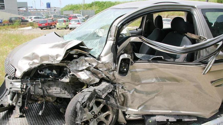 La Yaris su cui viaggiava il 23enne