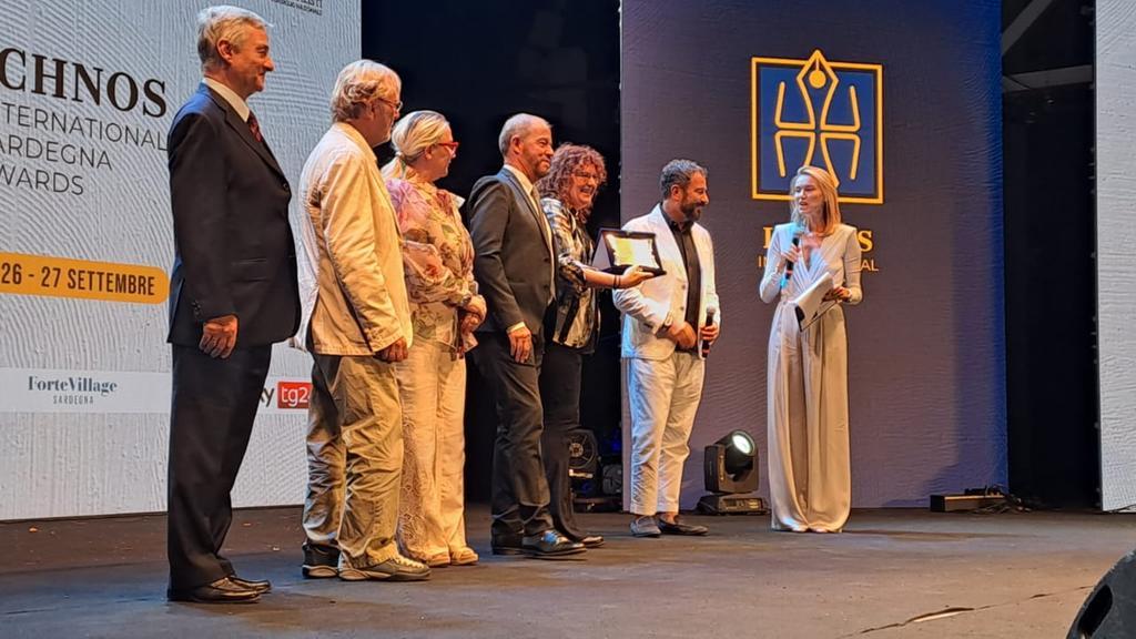 Il Premio Ichnos chiude in musica con Mario Biondi: Scavo è il giornalista dell’anno