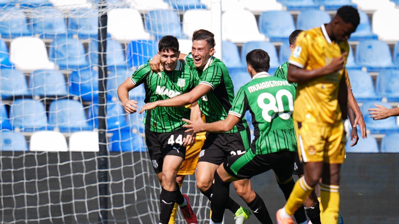 L'esultanza del Sassuolo dopo il gol di Iannoni