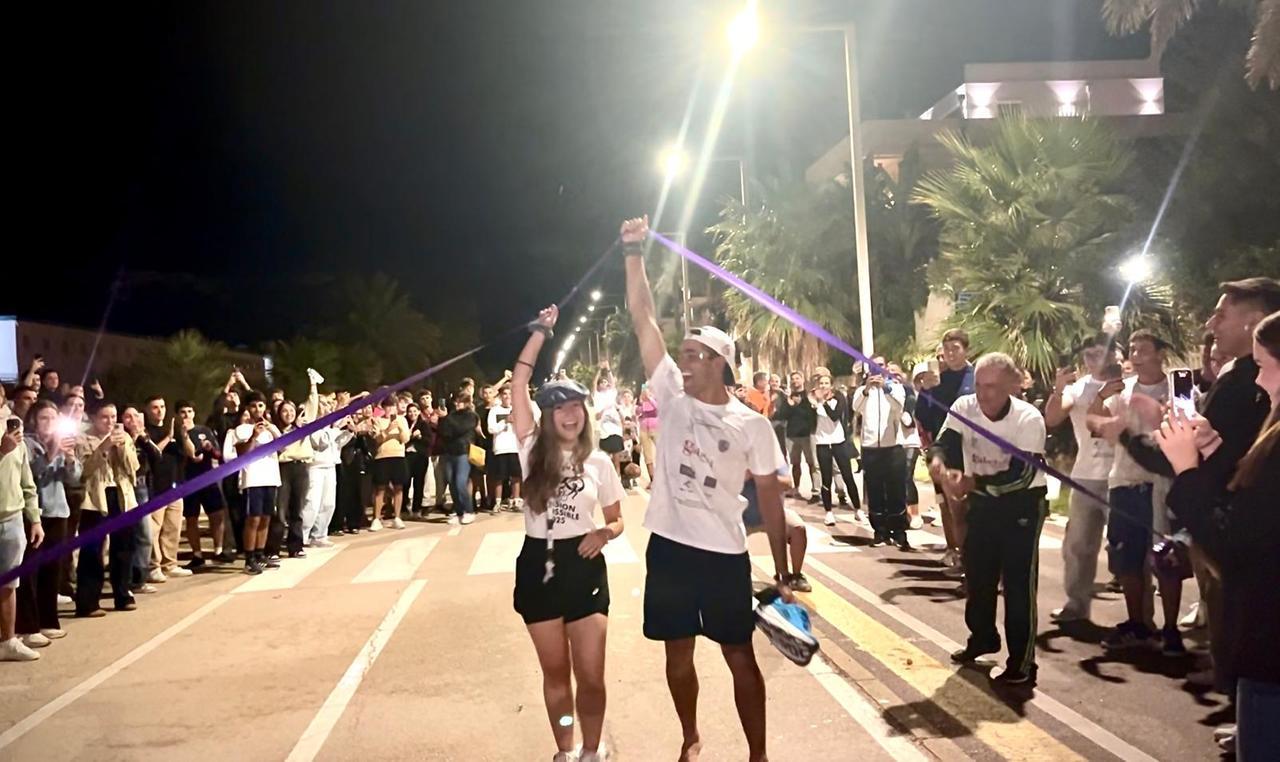21 Ironman in 21 giorni, Gabriele Catta taglia il traguardo dei 4mila km: «Corro per gli invisibili»