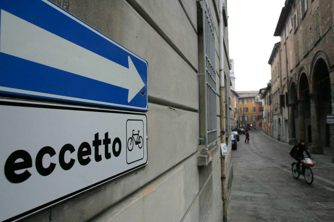 La Consulta: «Serve un piano per le biciclette in centro storico: più strade sicure e depositi contro i furti»