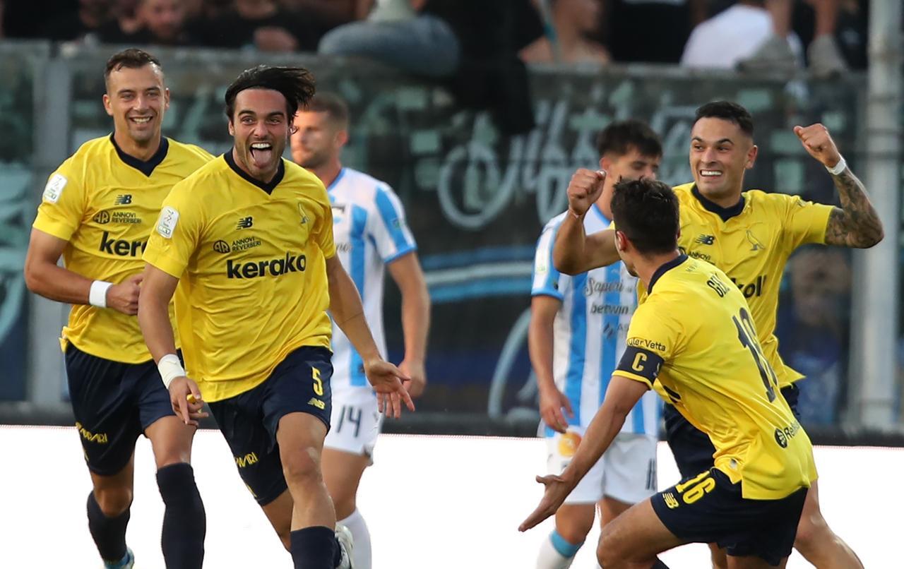 
	L'esultanza di Sersanti dopo il gol

